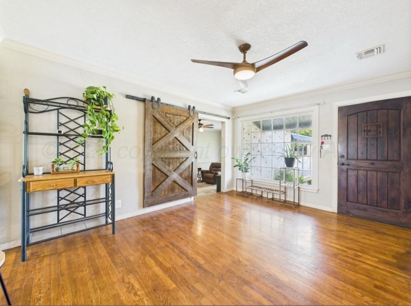 1819 Beech Ln - Photo 3 of 12