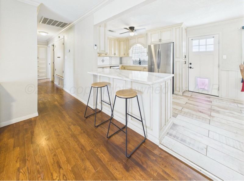 1819 Beech Ln - Photo 4 of 12