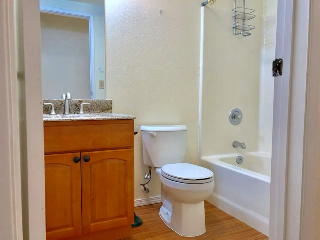 4226 7th Ave Ne - Photo 3 of 5