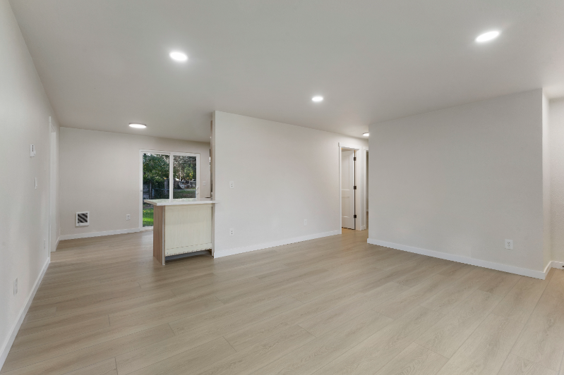 818 173rd St S #1 - Photo 6 of 19