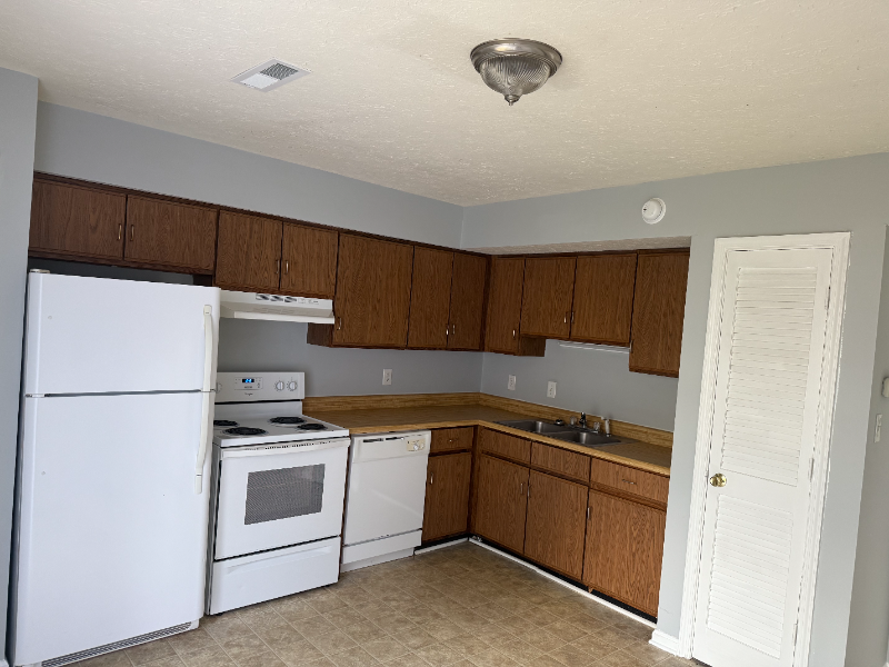 54 Ferguson Dr - Photo 2 of 7
