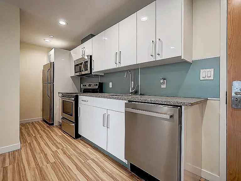 244 S 49th St #A10 - Photo 2 of 11