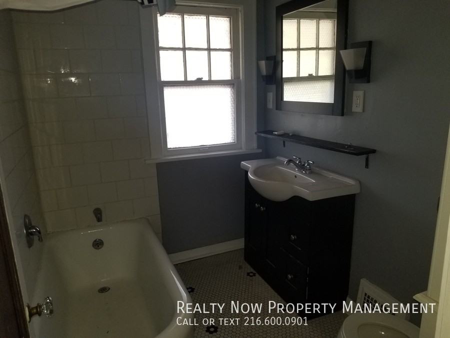 18232 Winslow Rd 2nd Fl - Photo 3 of 8