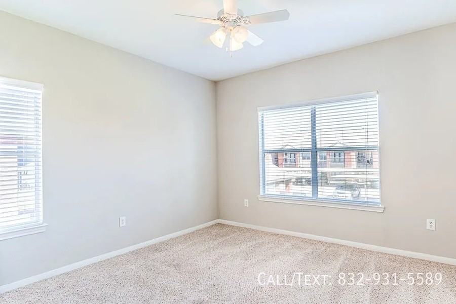 1710 Old Alvin Rd #OBE - Photo 7 of 12