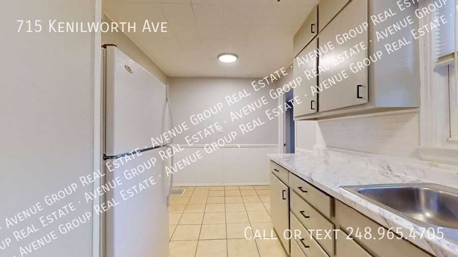 715 Kenilworth Ave - Photo 5 of 19