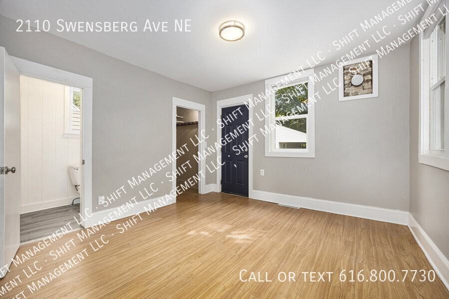 2110 Swensberg Ave Ne - Photo 3 of 18