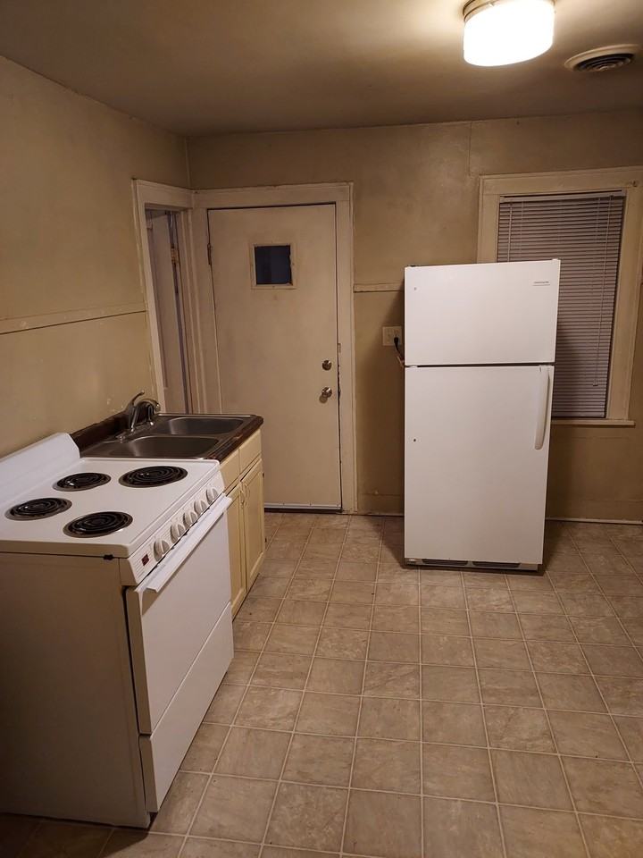 Jefferson Street #720 - Photo 5 of 8