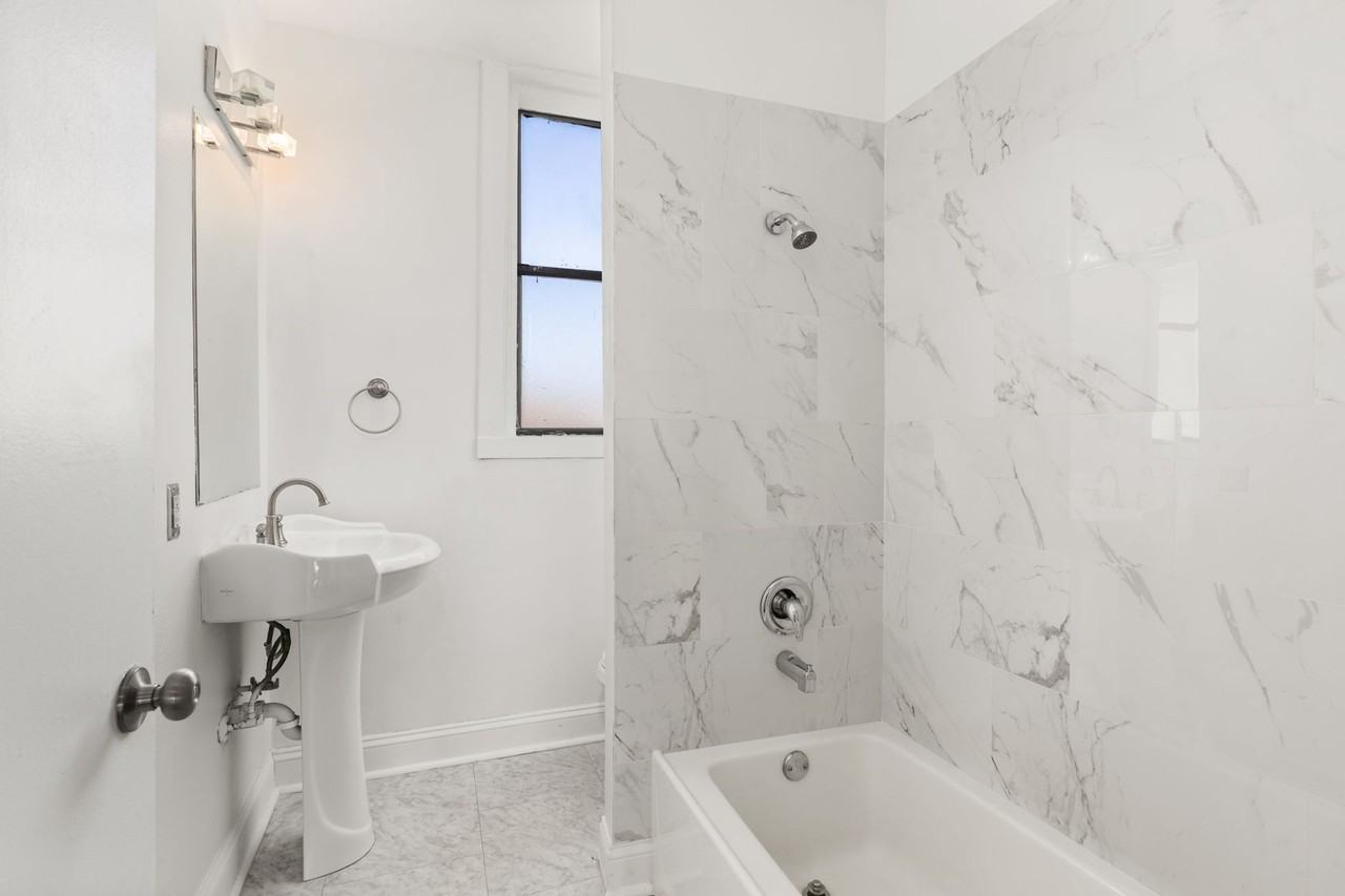 6275 Enright Avenue #3W - Photo 5 of 11