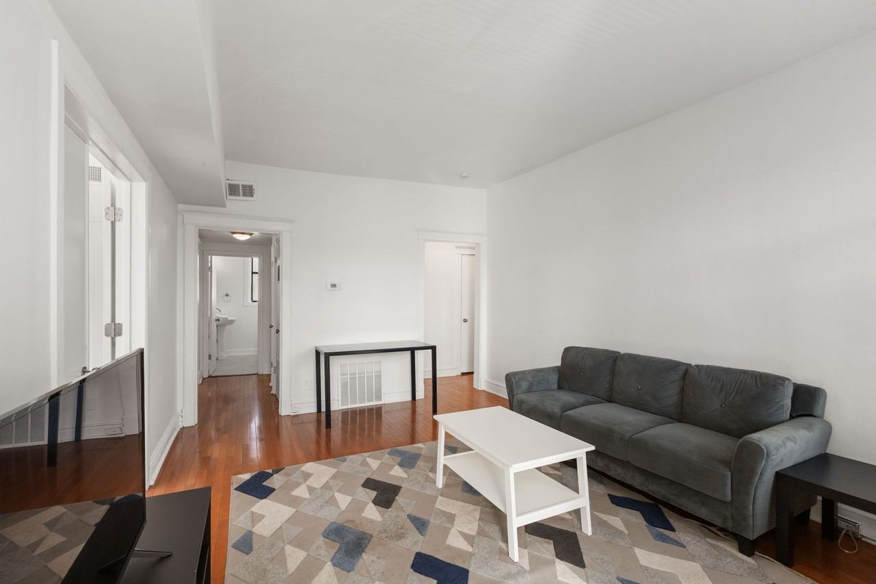 6275 Enright Avenue #3W - Photo 7 of 11