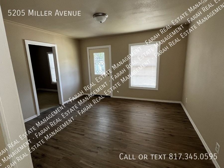 5205 Miller Ave - Photo 3 of 10