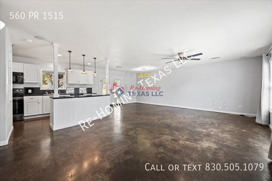 560 Private Road 1515