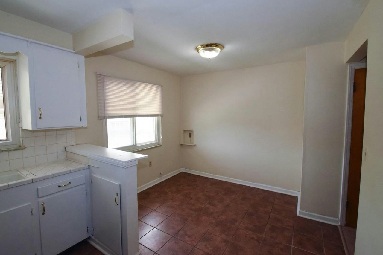 24750 Lakeshore Boulevard, Unit UP - Photo 2 of 10