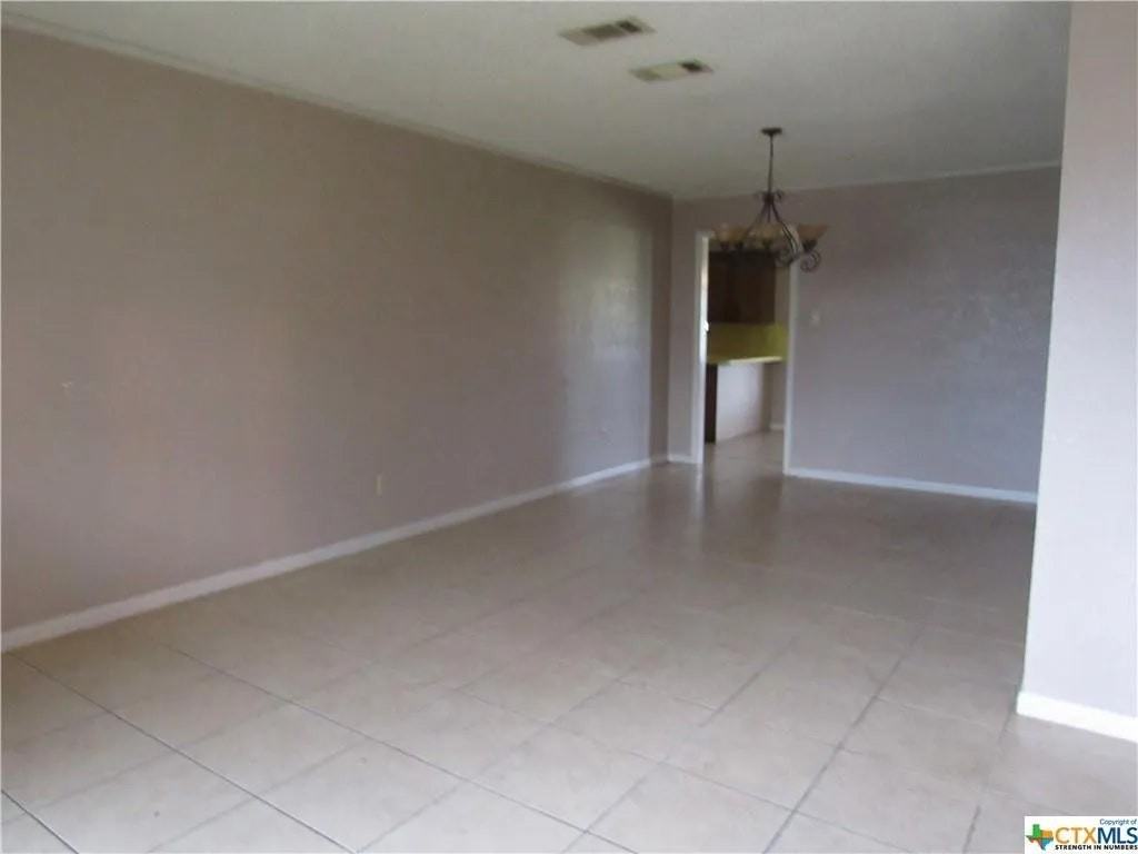 801 Cagle Lane - Photo 3 of 27