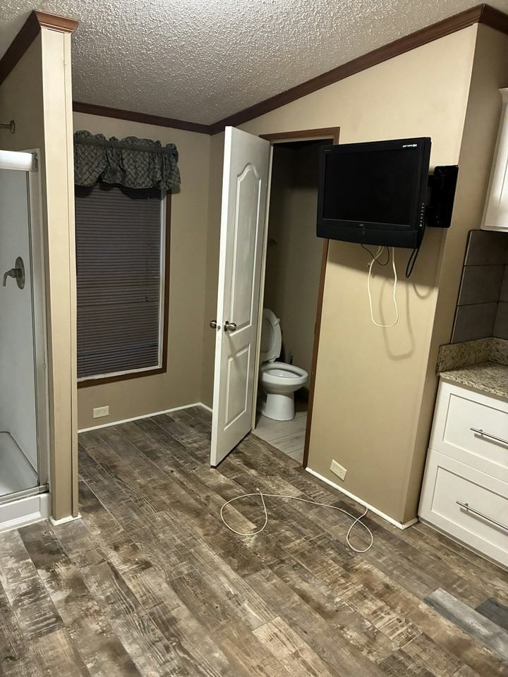 327 Shanklin Road, Unit c - Photo 2 of 11