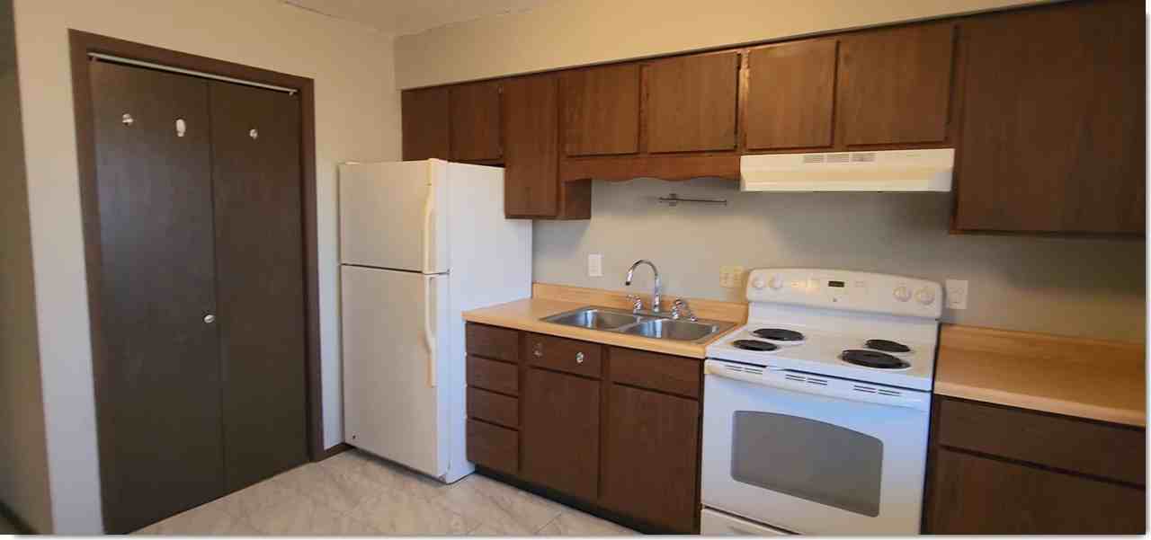 515 Dewey Avenue - Photo 3 of 14