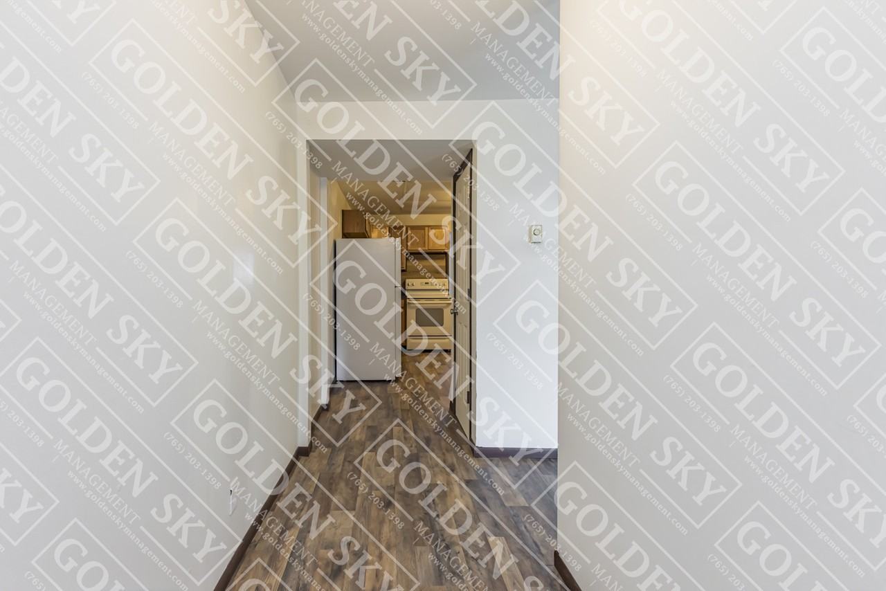 304 West 6th Street - Photo 2 of 12