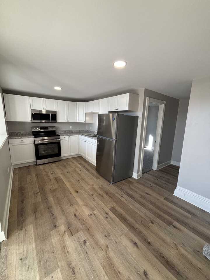 213 North Main Street - Photo 2 of 14