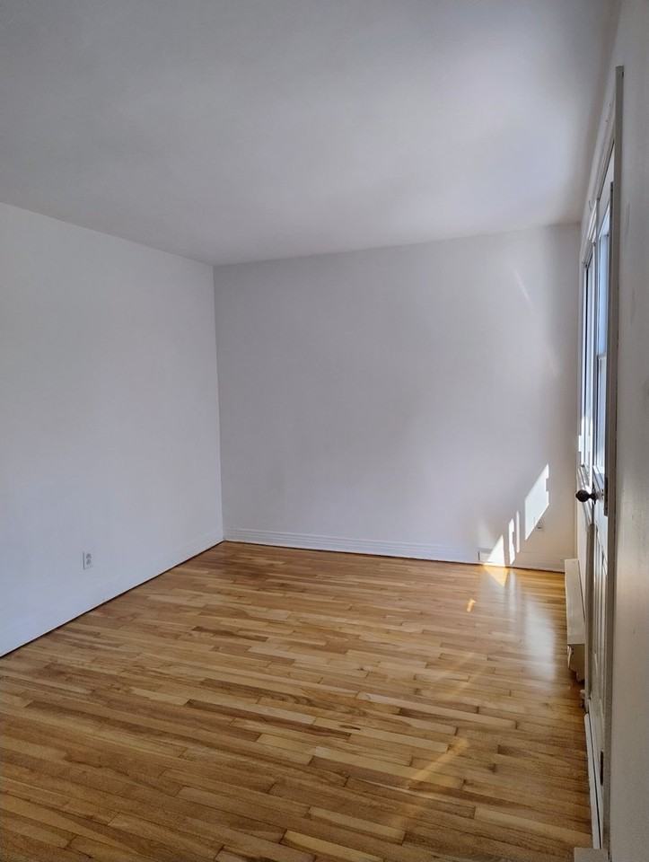 683 Rue Fleury O - Photo 2 of 19