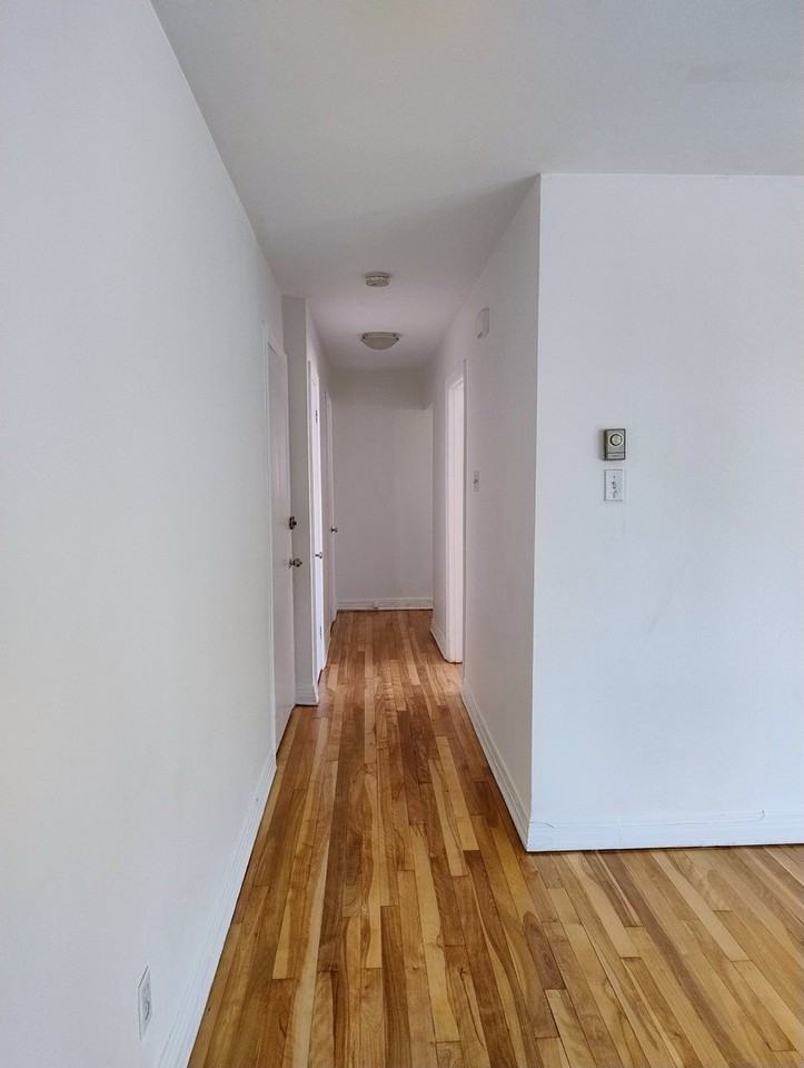 683 Rue Fleury O - Photo 3 of 19