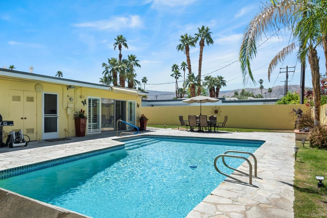 74460 Fairway Dr - Photo 2 of 36