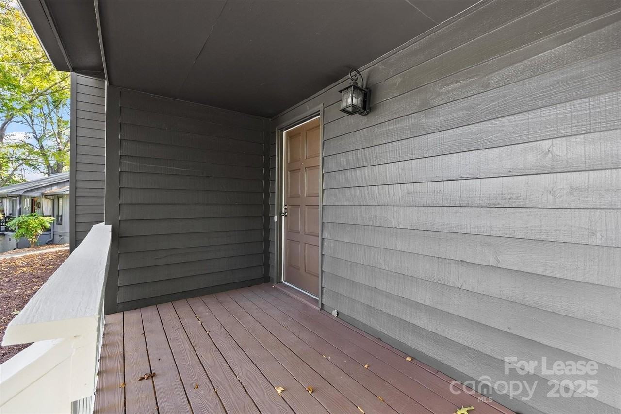 6012 Lanai Ln - Photo 3 of 32