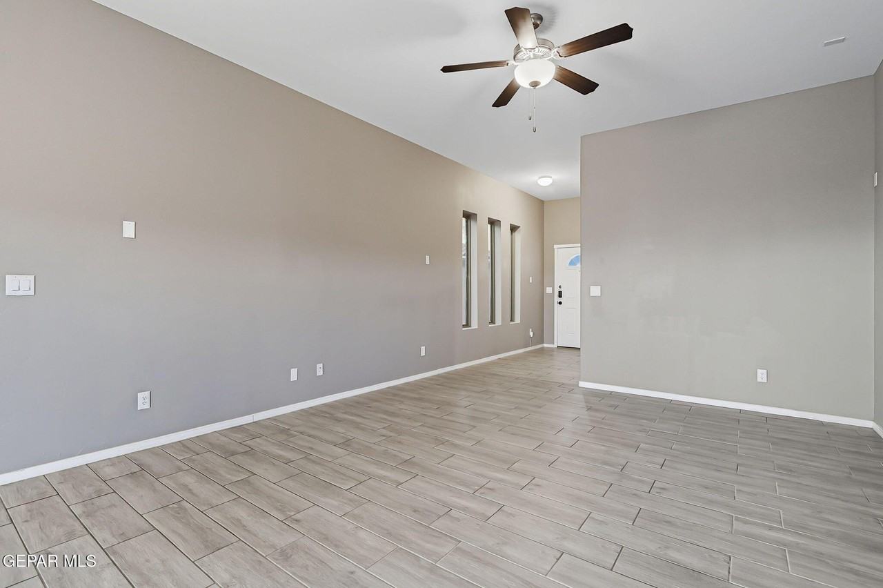 13960 Garforth Avenue - Photo 6 of 31