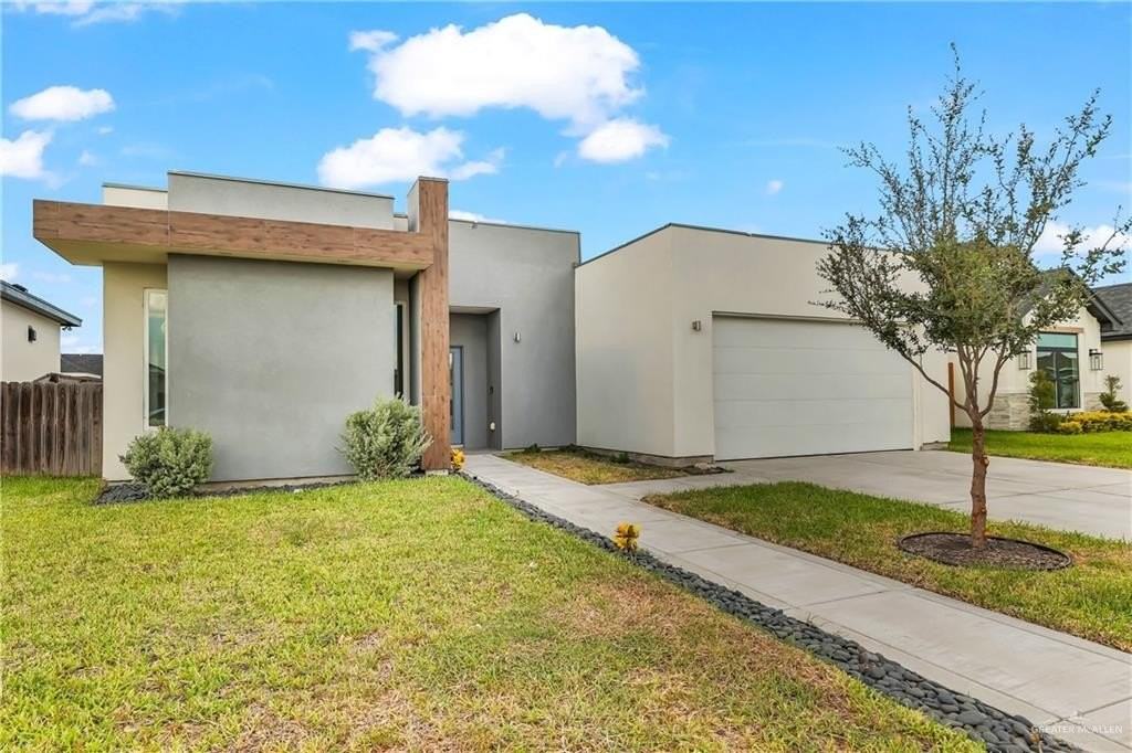 2208 Providence Ave - Photo 2 of 23