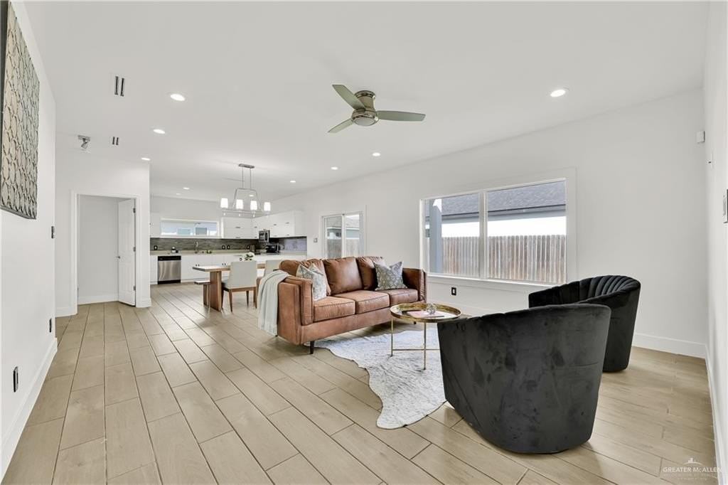 2208 Providence Ave - Photo 5 of 23