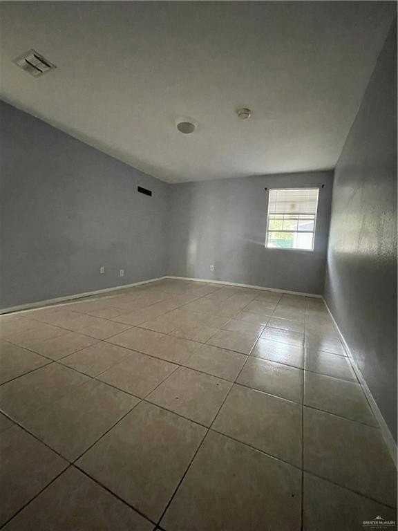 412 E 18th St #A - Photo 4 of 13