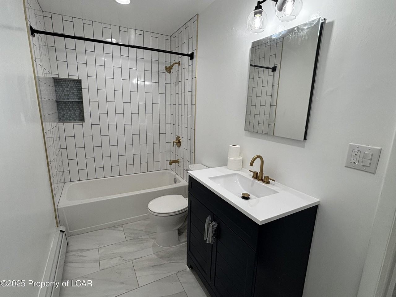 1298 N Washington St - Photo 4 of 7