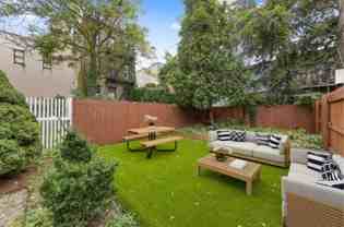 542 Pacific St - Photo 1 of 1
