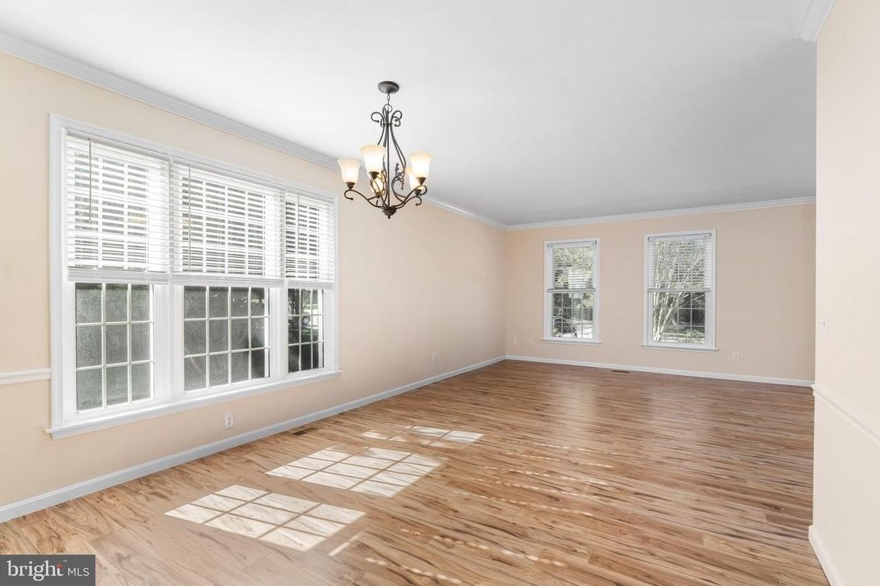 9 Goucher Woods Ct - Photo 4 of 18