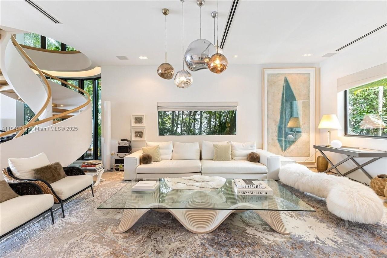 401 E Rivo Alto Dr - Photo 6 of 50