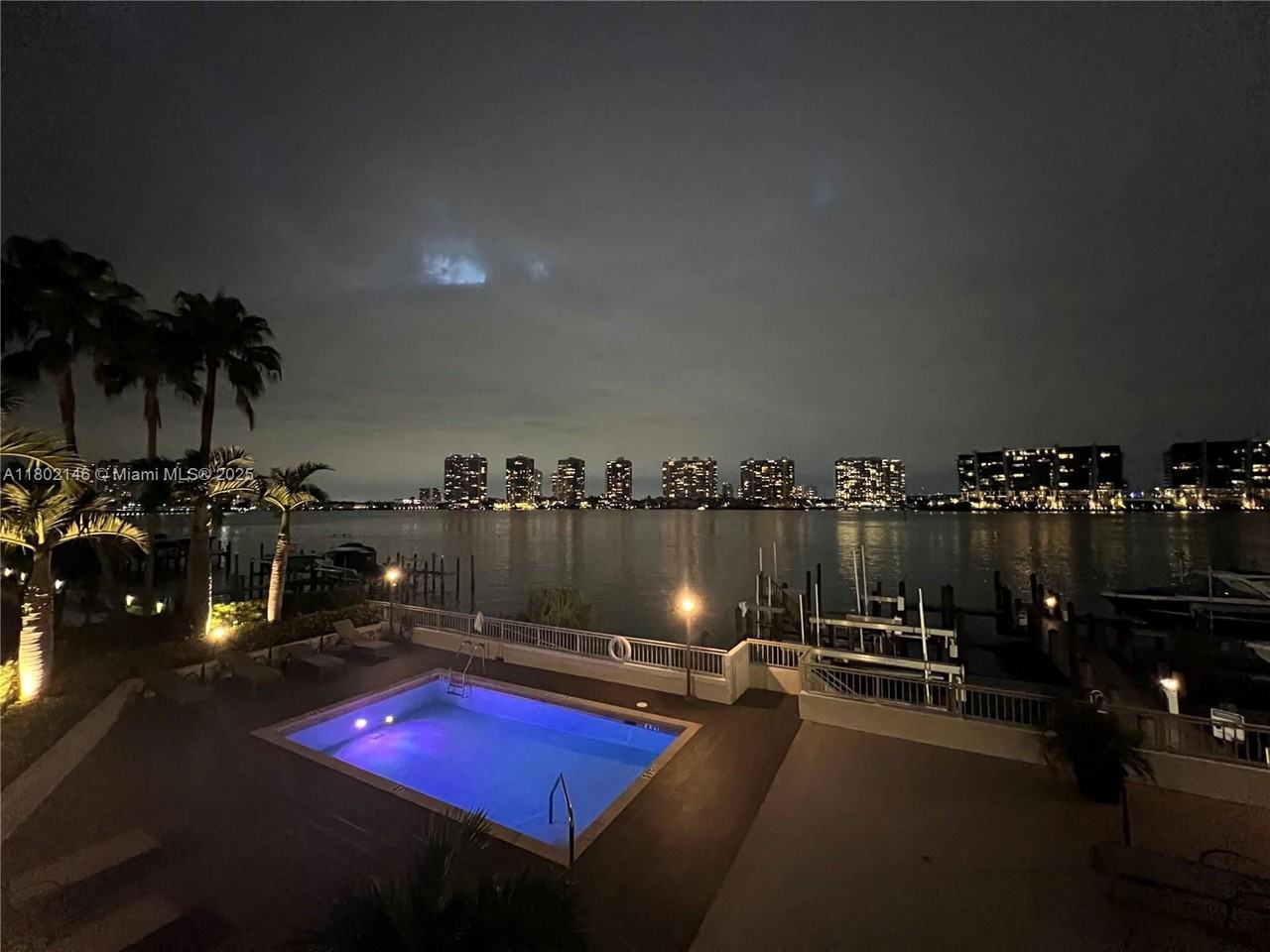 1800 North 12th Way - Photo 2 of 8