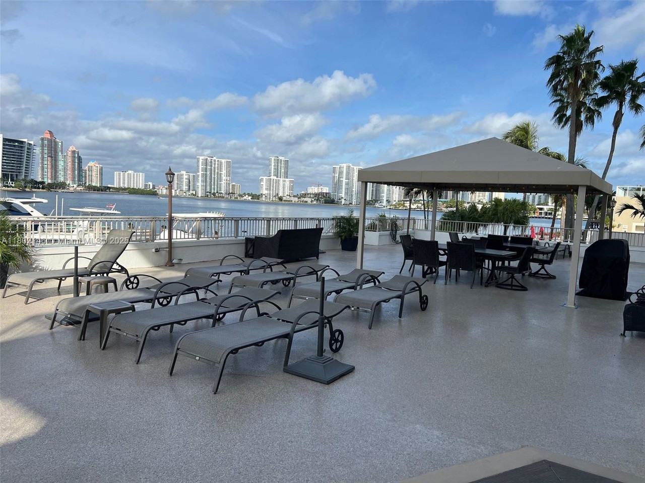 1800 North 12th Way - Photo 3 of 8