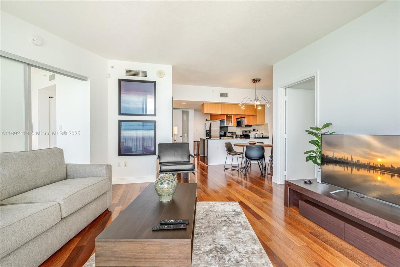 1750 North Bayshore Drive #3001 - Photo 7 of 22