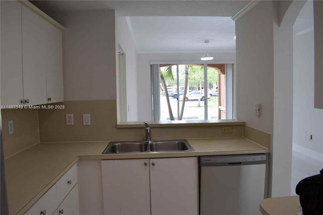 6540 Nw 114th Ave #1401 - Photo 3 of 23