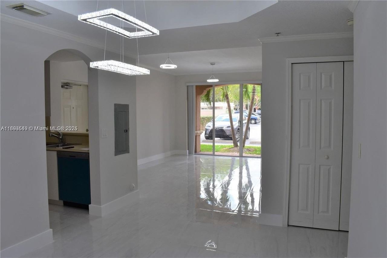 6540 Nw 114th Ave #1401 - Photo 7 of 23