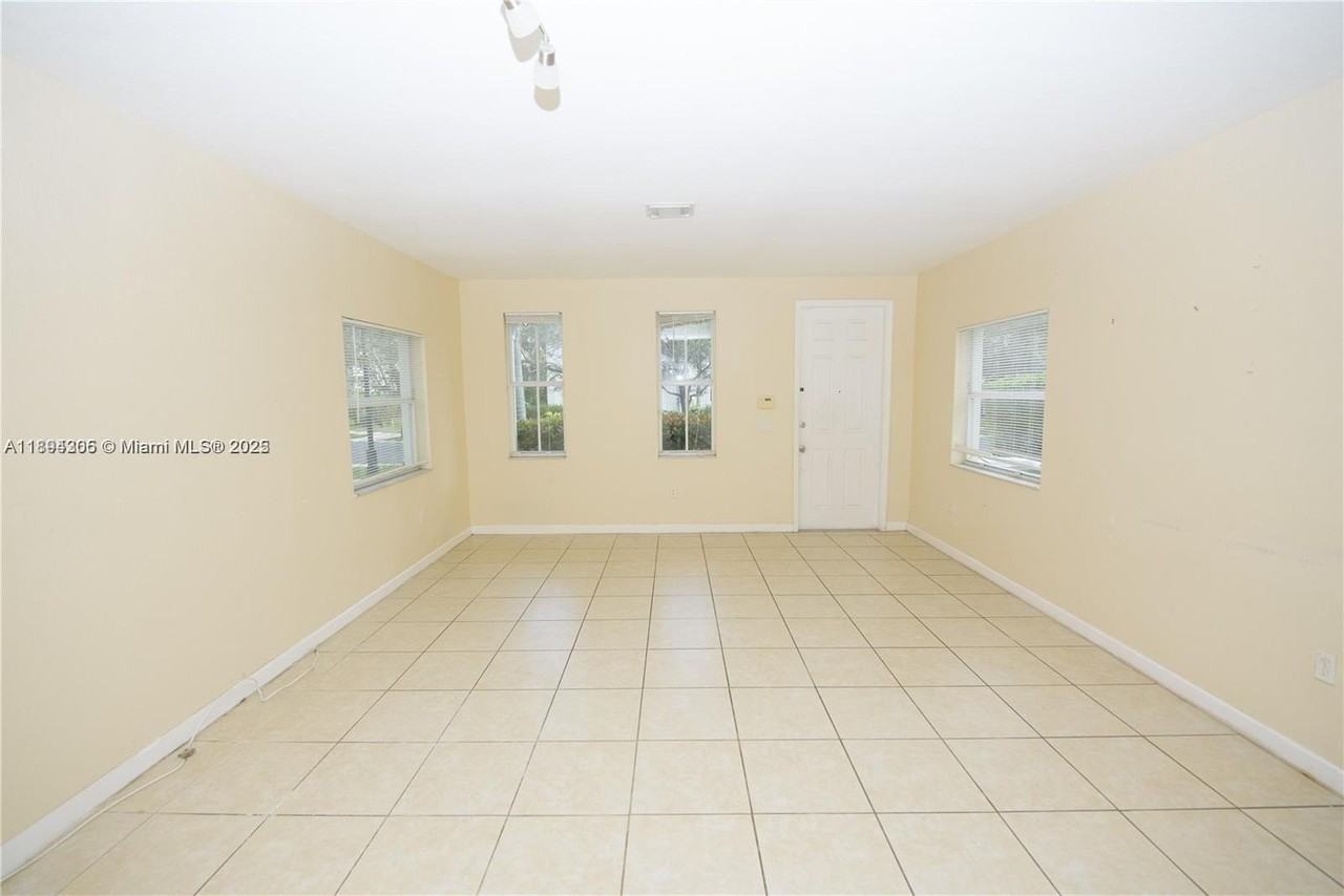 174 Ne 32nd Ter #174 - Photo 6 of 50