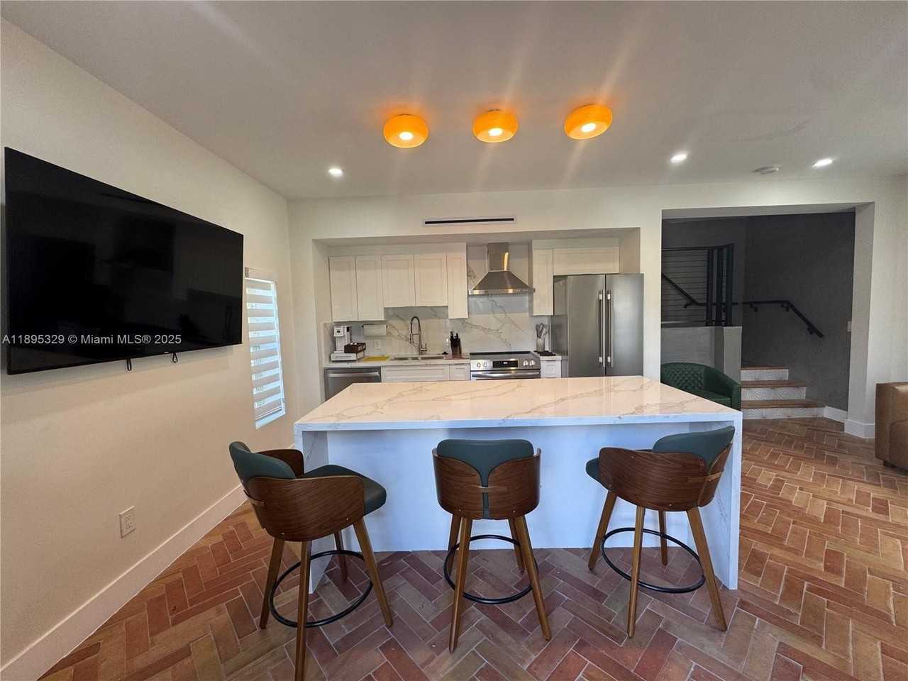 905 Sw 13th Ct #1 - Photo 6 of 15