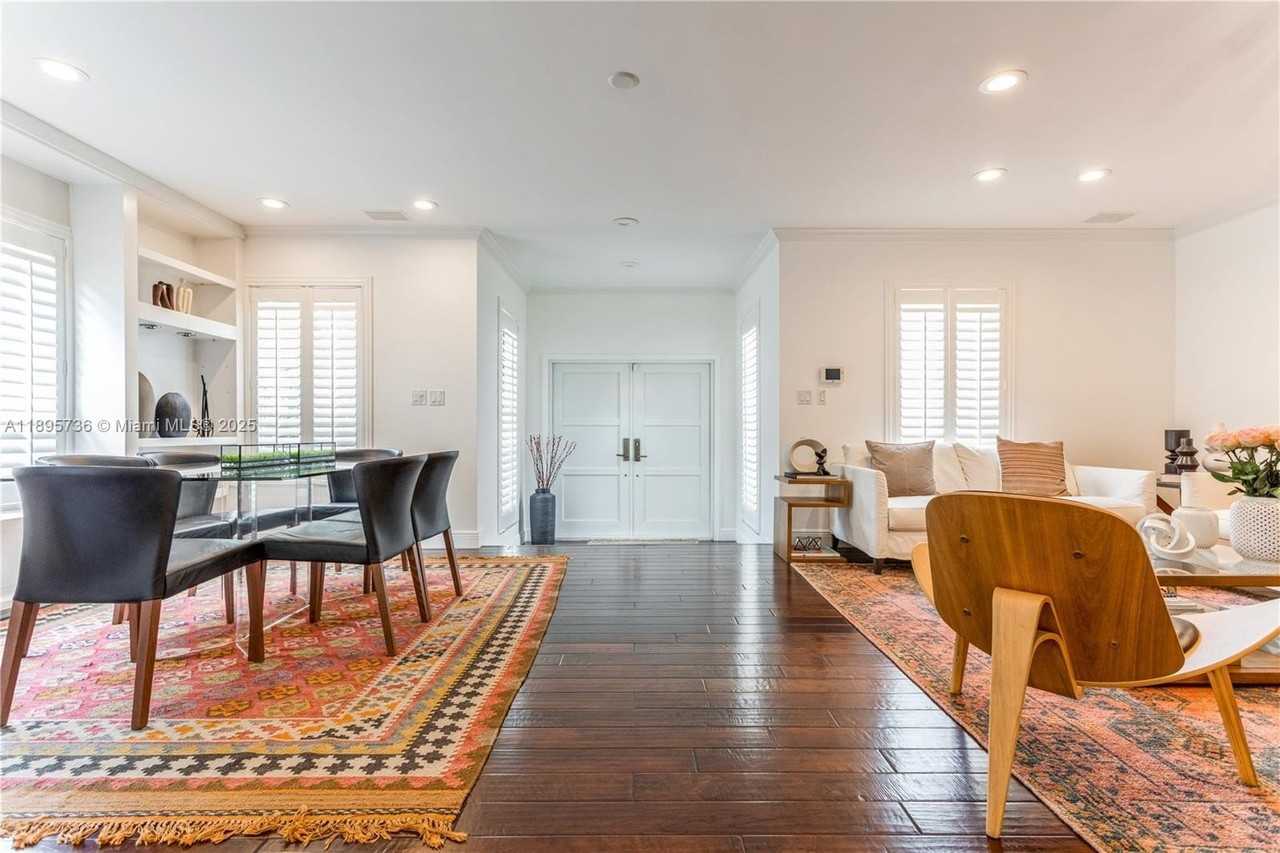 5774 Sw 76th Ter - Photo 5 of 38