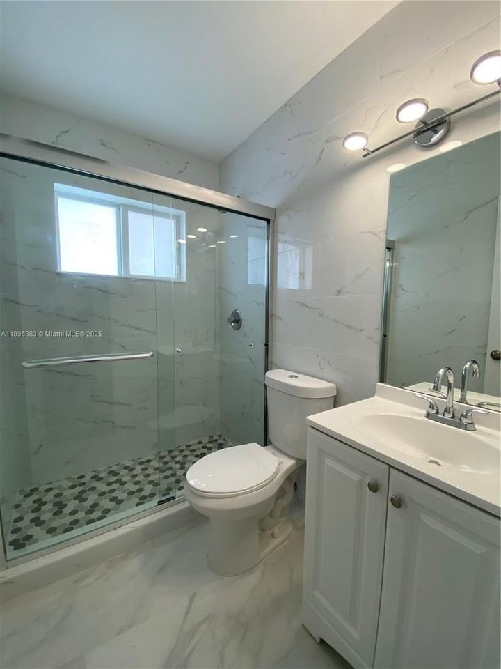 44 Northwest 44th Street #44 - Photo 6 of 10