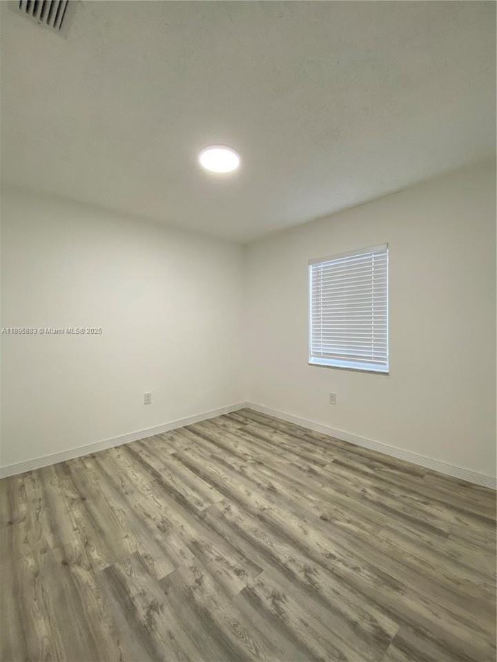 44 Northwest 44th Street #44 - Photo 7 of 10