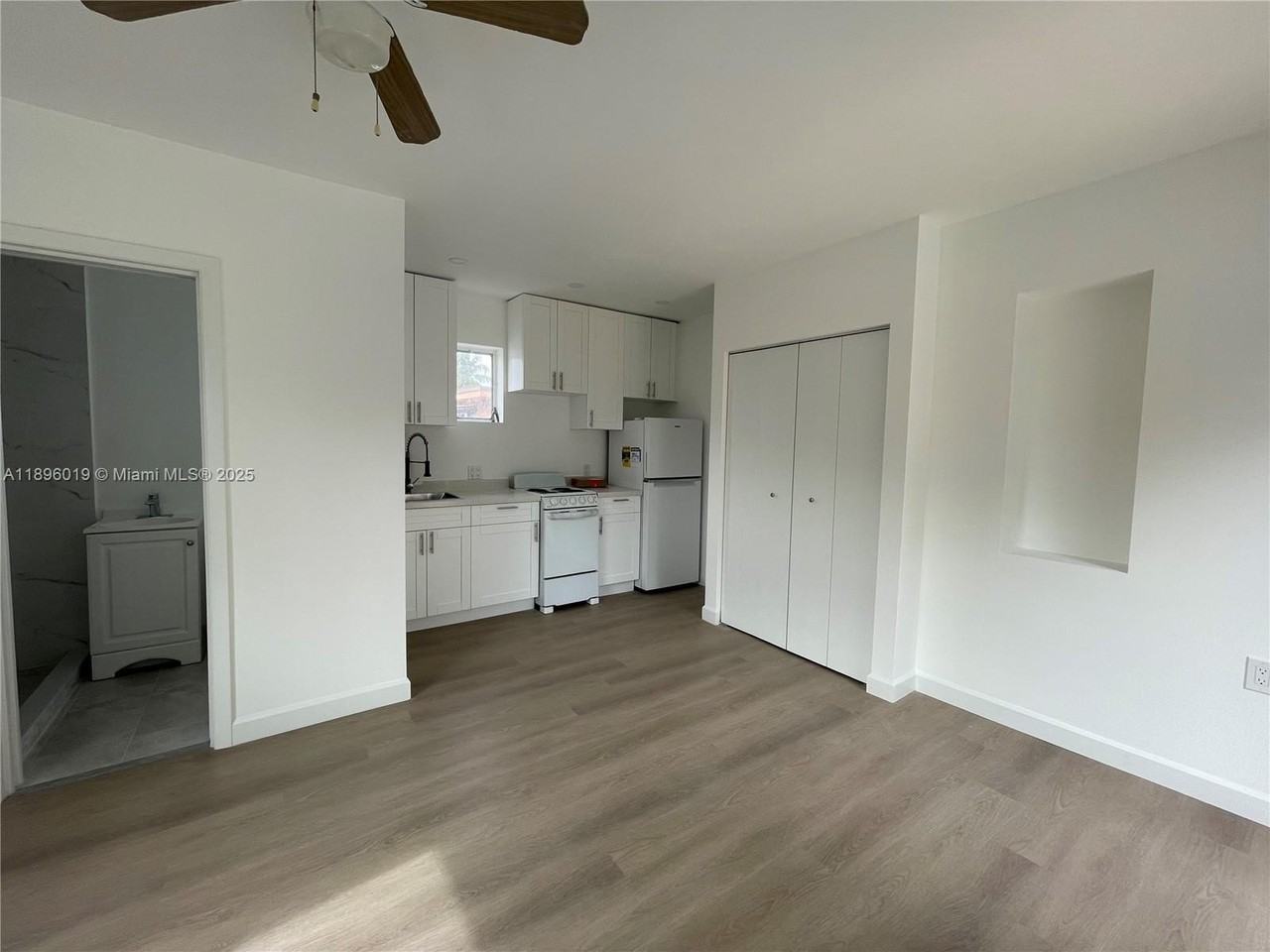 2380 Nw Flagler Ter #S - Photo 3 of 8