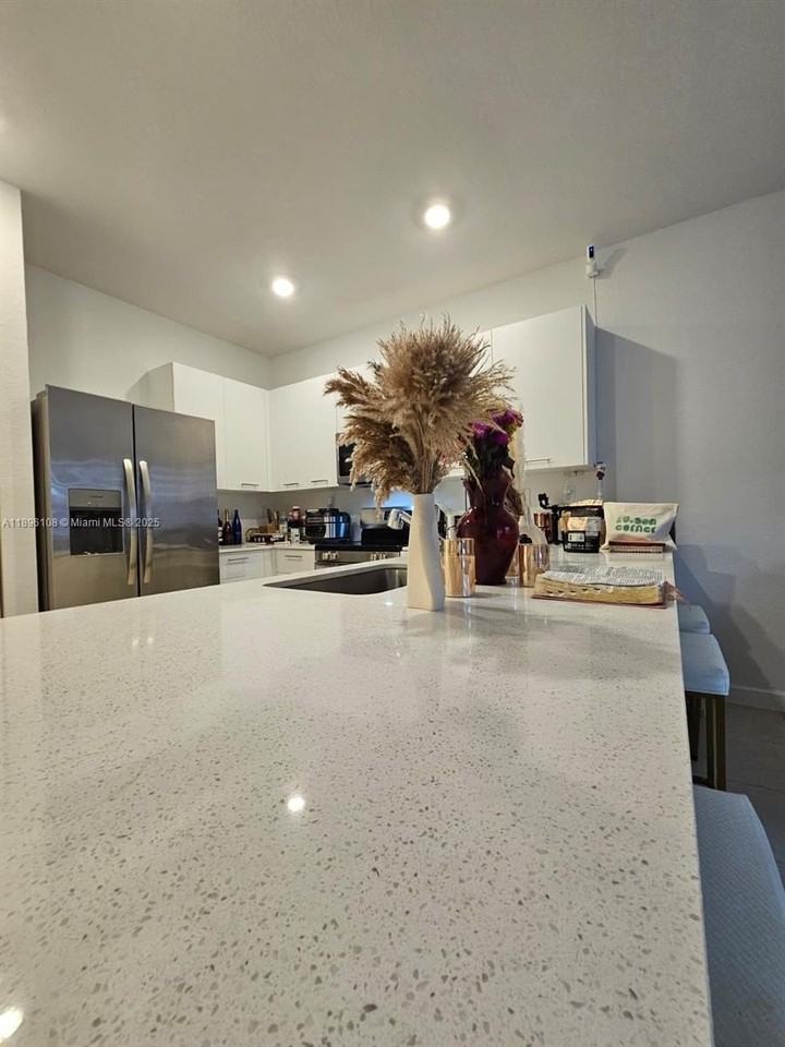 12112 Northwest 24th Avenue - Photo 2 of 37