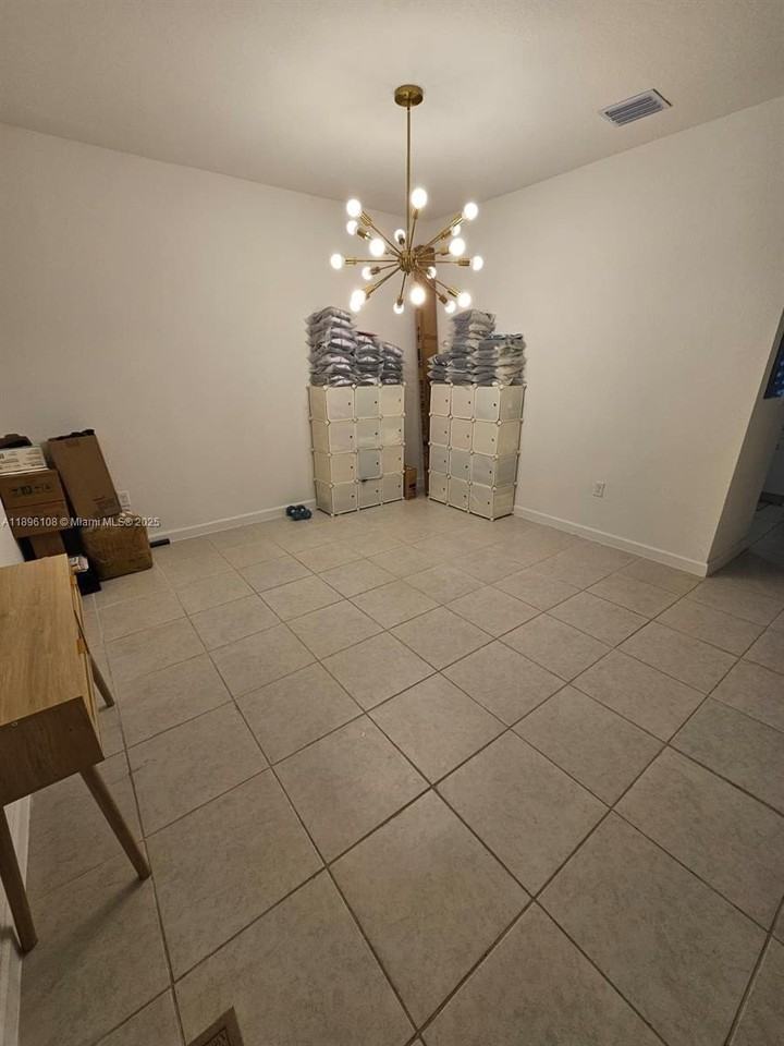 12112 Northwest 24th Avenue - Photo 7 of 37