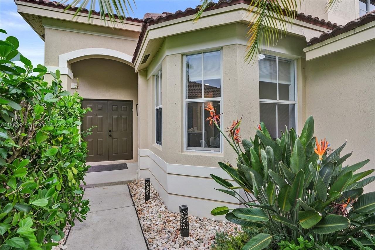 1725 Winterberry Ln #1725 - Photo 5 of 50