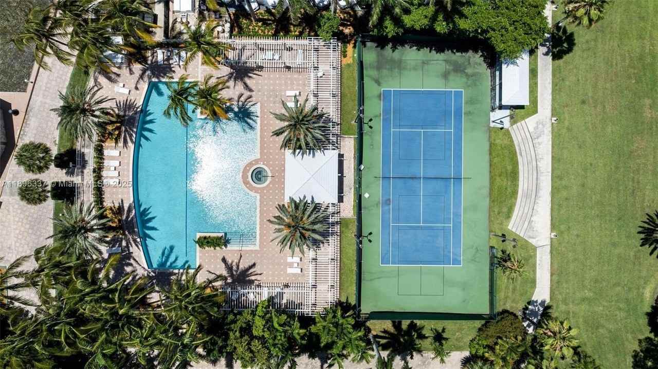 770 Ne 69th St #1B - Photo 2 of 15