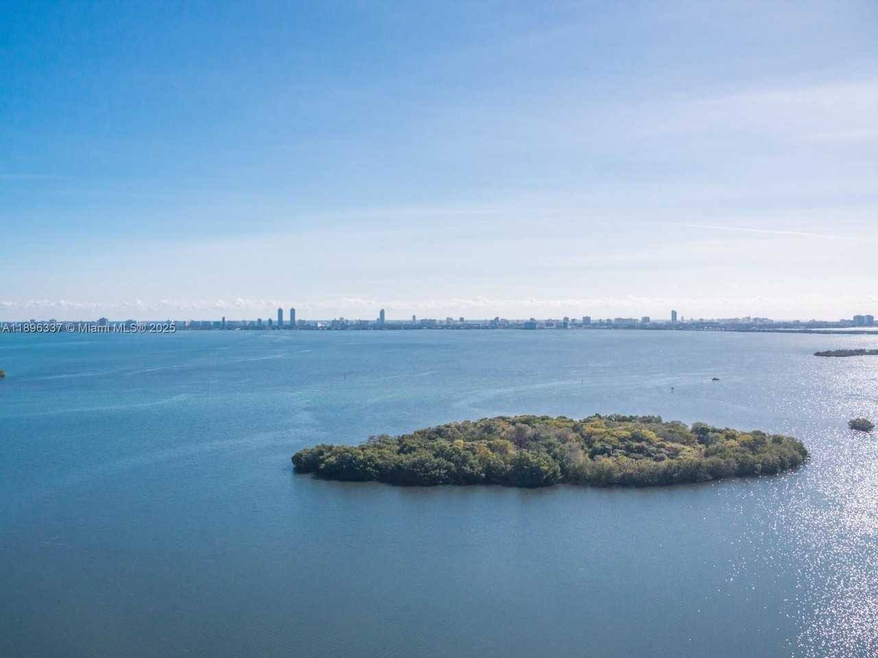 770 Ne 69th St #1B - Photo 4 of 15