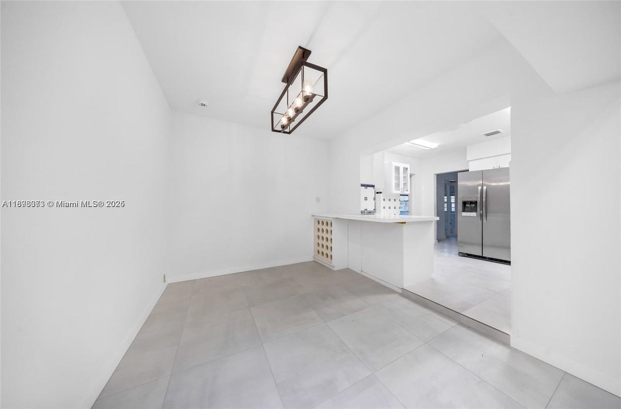 3600 Sw 26th St - Photo 3 of 23